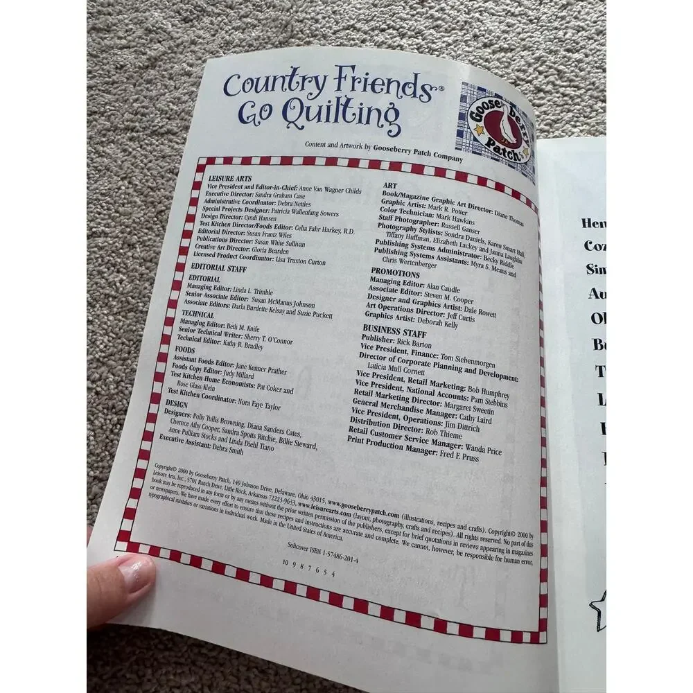 LOT of 3 Gooseberry Patch Christmas Books 3 & 4 & Country Friends Go Quilting